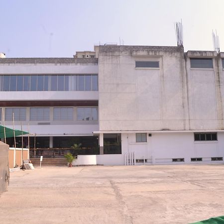 Club Emerald Mumbai Eksteriør bilde