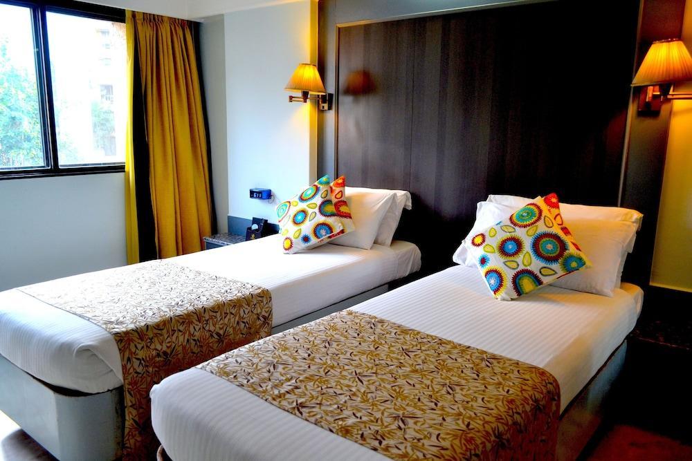 Club Emerald Mumbai Eksteriør bilde